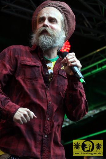 Uwe Banton (D) and Ganjaman 21. Reggae Jam Festival - Bersenbrueck 25. Juli 2015 (11).JPG